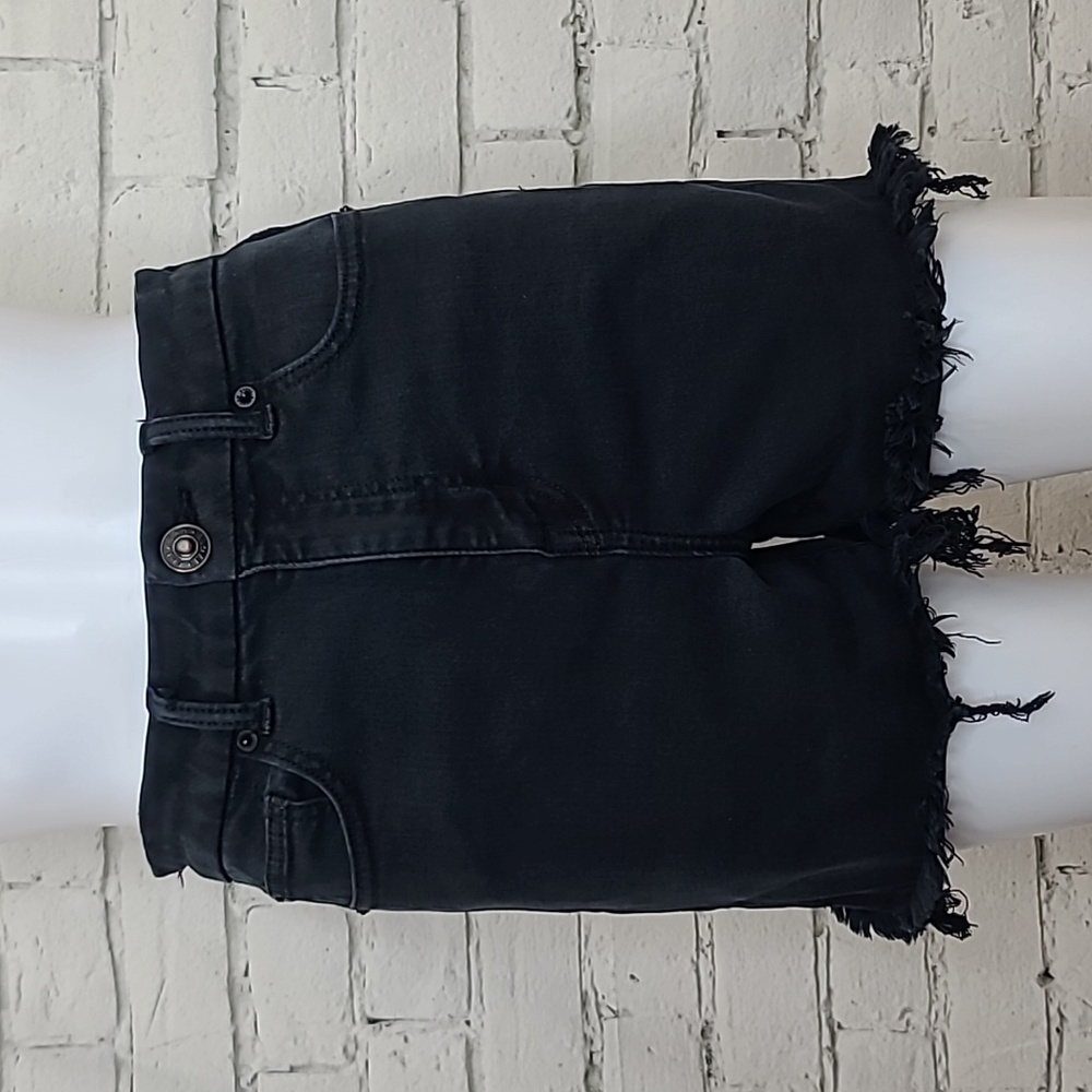 American Eagle Outfitters Women's Black Frayed Hem Jean Shorts
